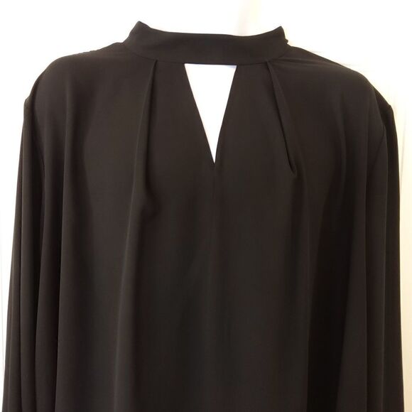 (3/$20) Cato black long sleeve blouse with back slipper and buttons - Picture 2 of 13